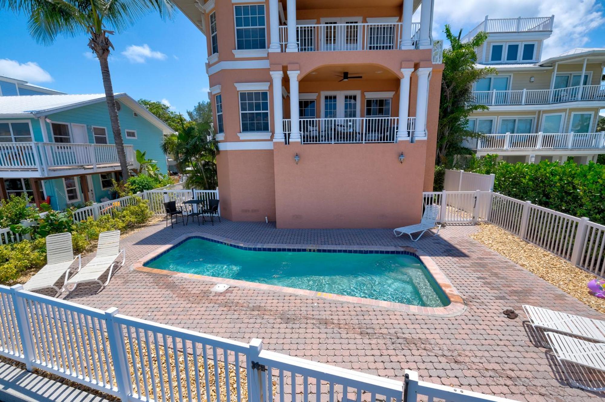 Hibiscus Hideaway Condo Walk To Historic Bridge St ブレイデントン・ビーチ エクステリア 写真